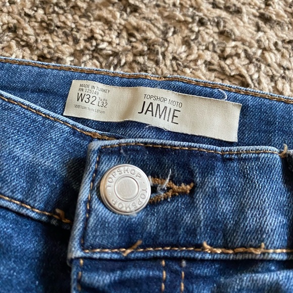 Topshop Jamie Jeans with super rip in mid blue - Picture 4 of 4
